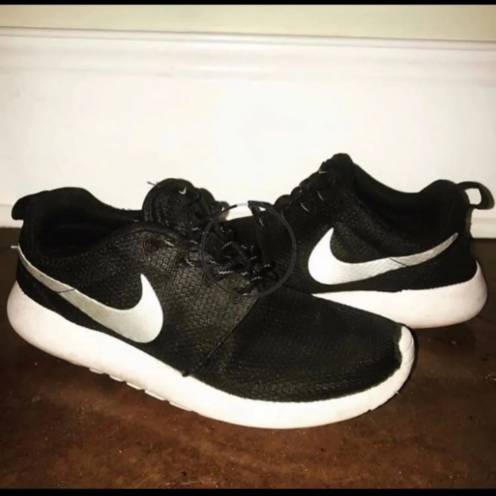 nike roshes